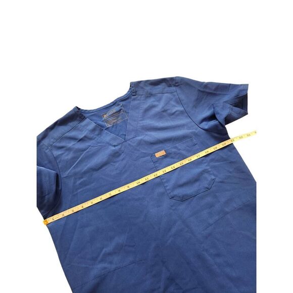 Figs Mens 3 pocket scrub top size Small style# TM3000 Blue short sleeve - Picture 3 of 8
